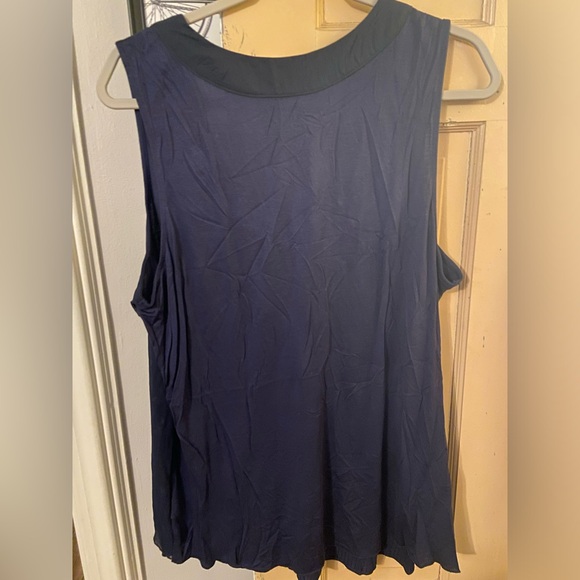 Navy shell tank with sequin pattern under mesh layer - Picture 4 of 5